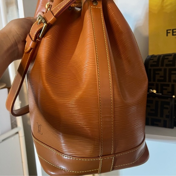 Excellent condition Louis Vuitton Epi Noe bucket bag made in France Ar0925 - Picture 3 of 10